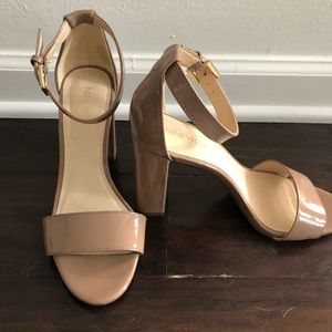 EUC Nine West Patent Nude Block Heel Sandals Sz 7